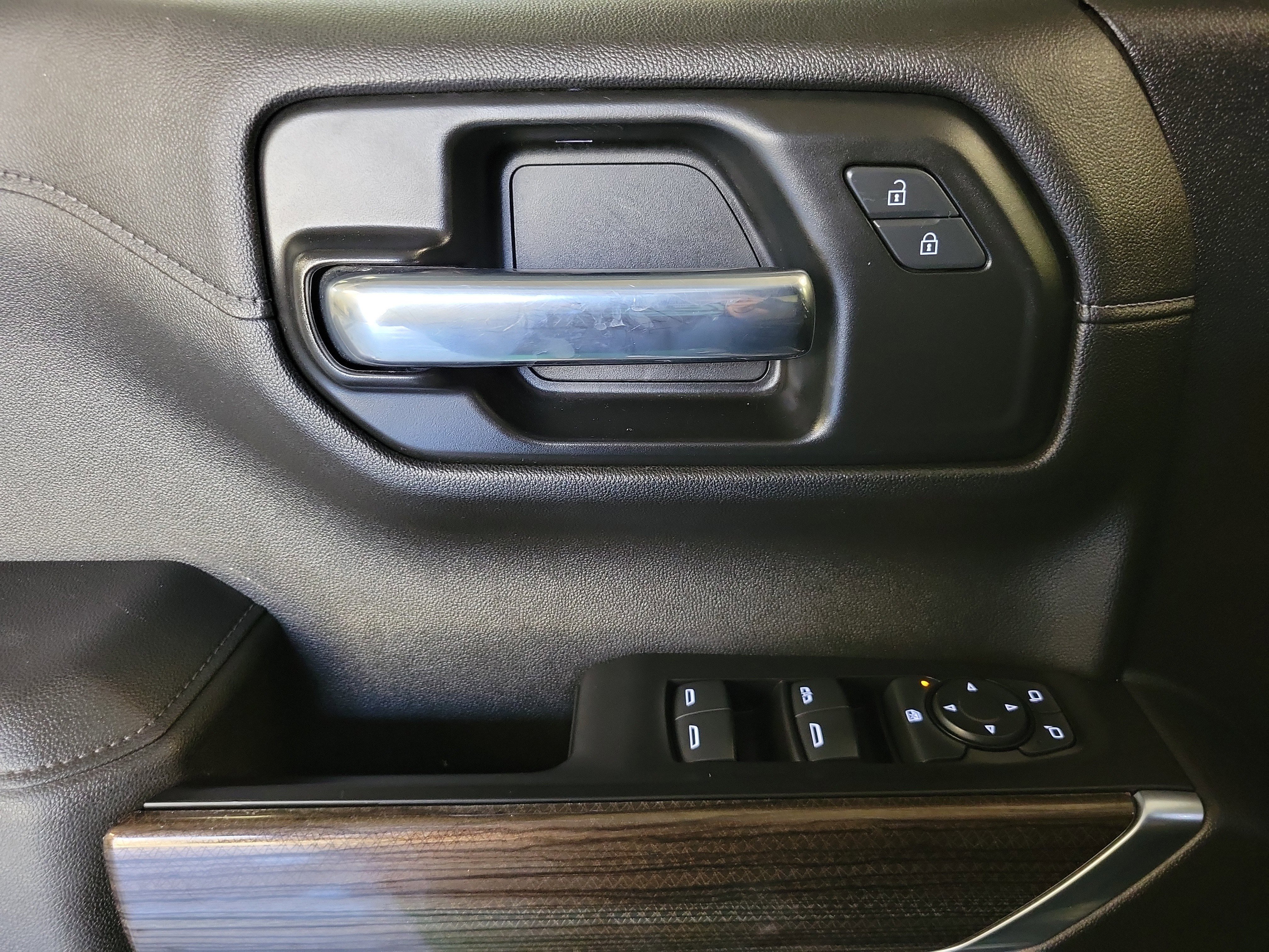 Used 2021 Chevrolet Silverado 1500 LT Trail Boss w/ Bed Protection Package image 11