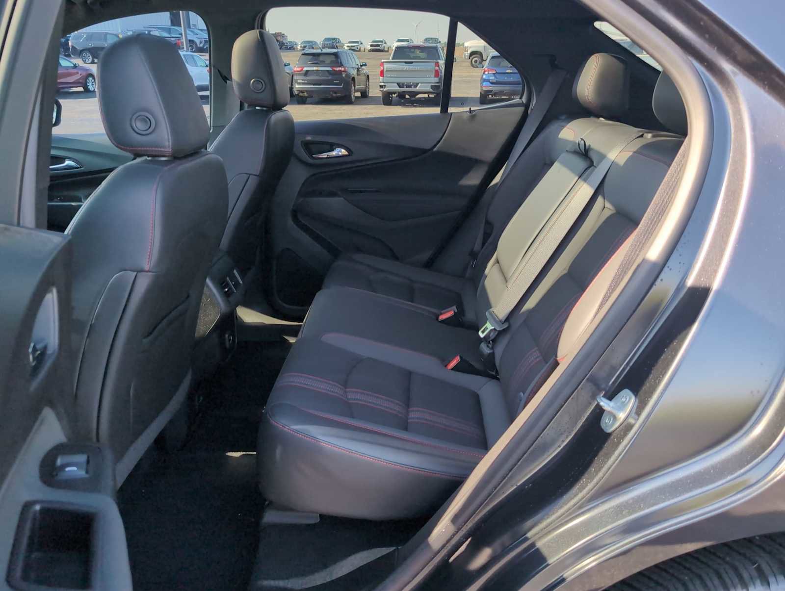 Used 2022 Chevrolet Equinox RS w/ Infotainment Package AWD/4WD image 27