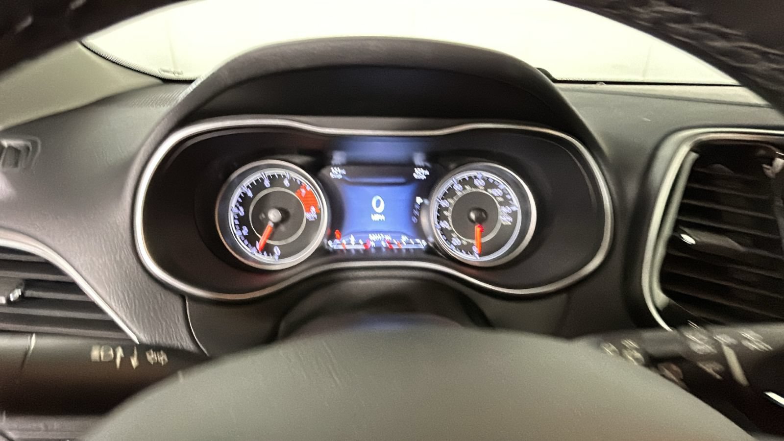 Used 2020 Jeep Cherokee Limited AWD/4WD image 21