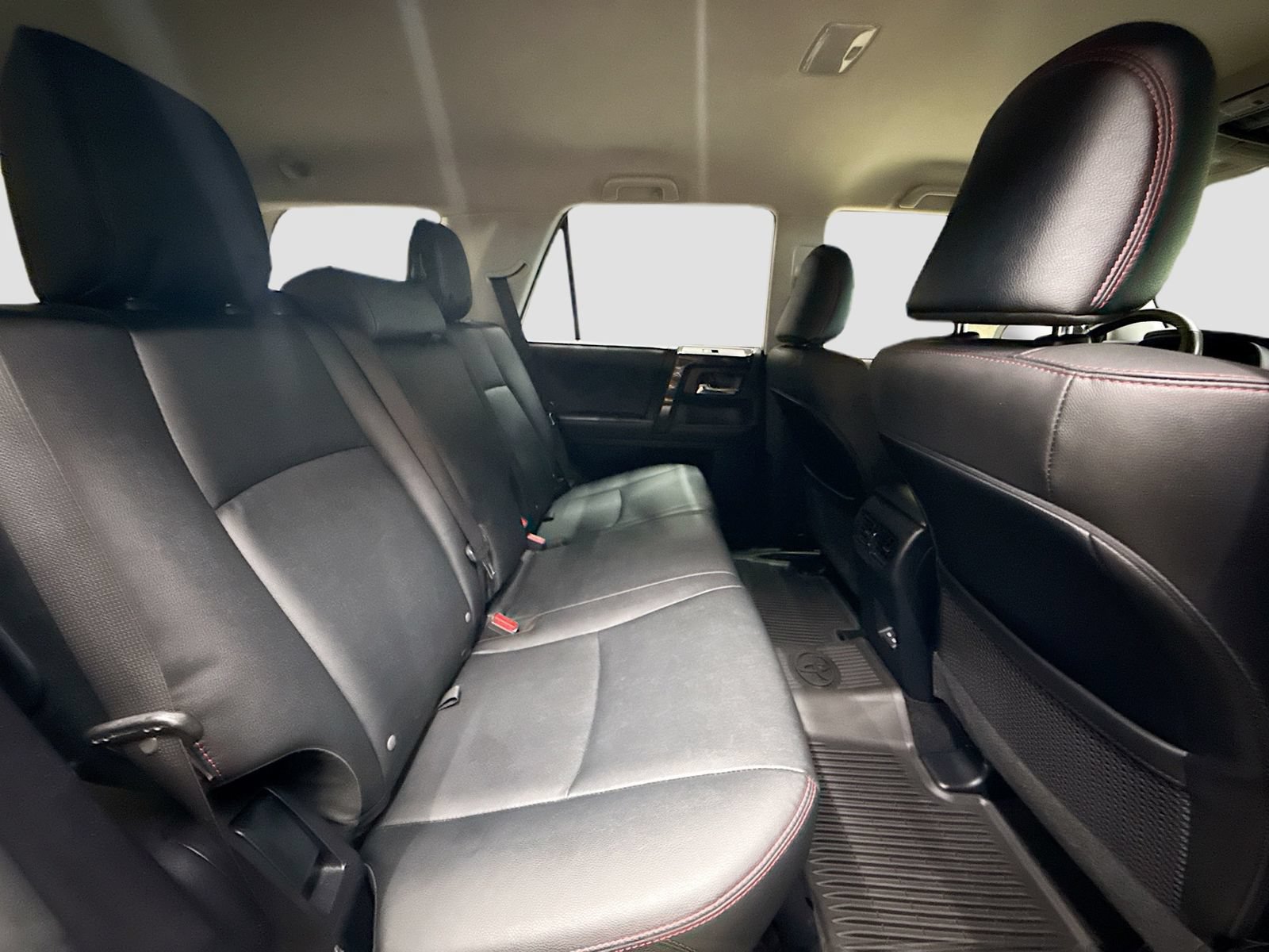 Used 2024 Toyota 4Runner TRD Off-Road Premium AWD/4WD image 29