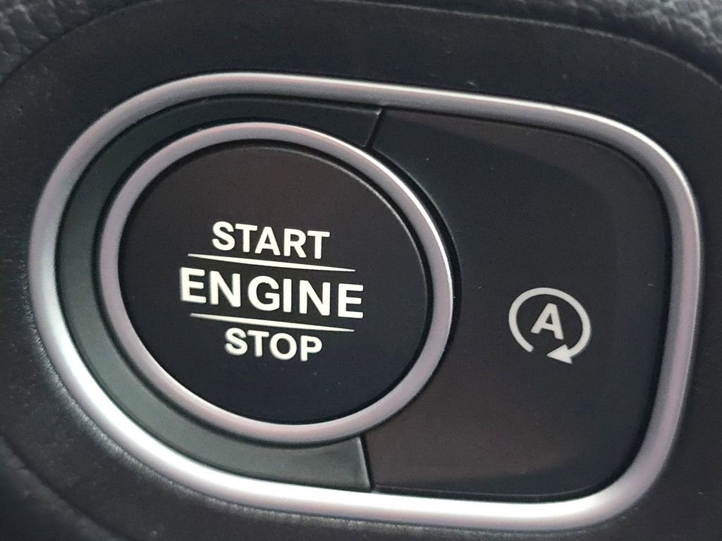 Certified 2025 Mercedes-Benz GLS 450 4MATIC image 39