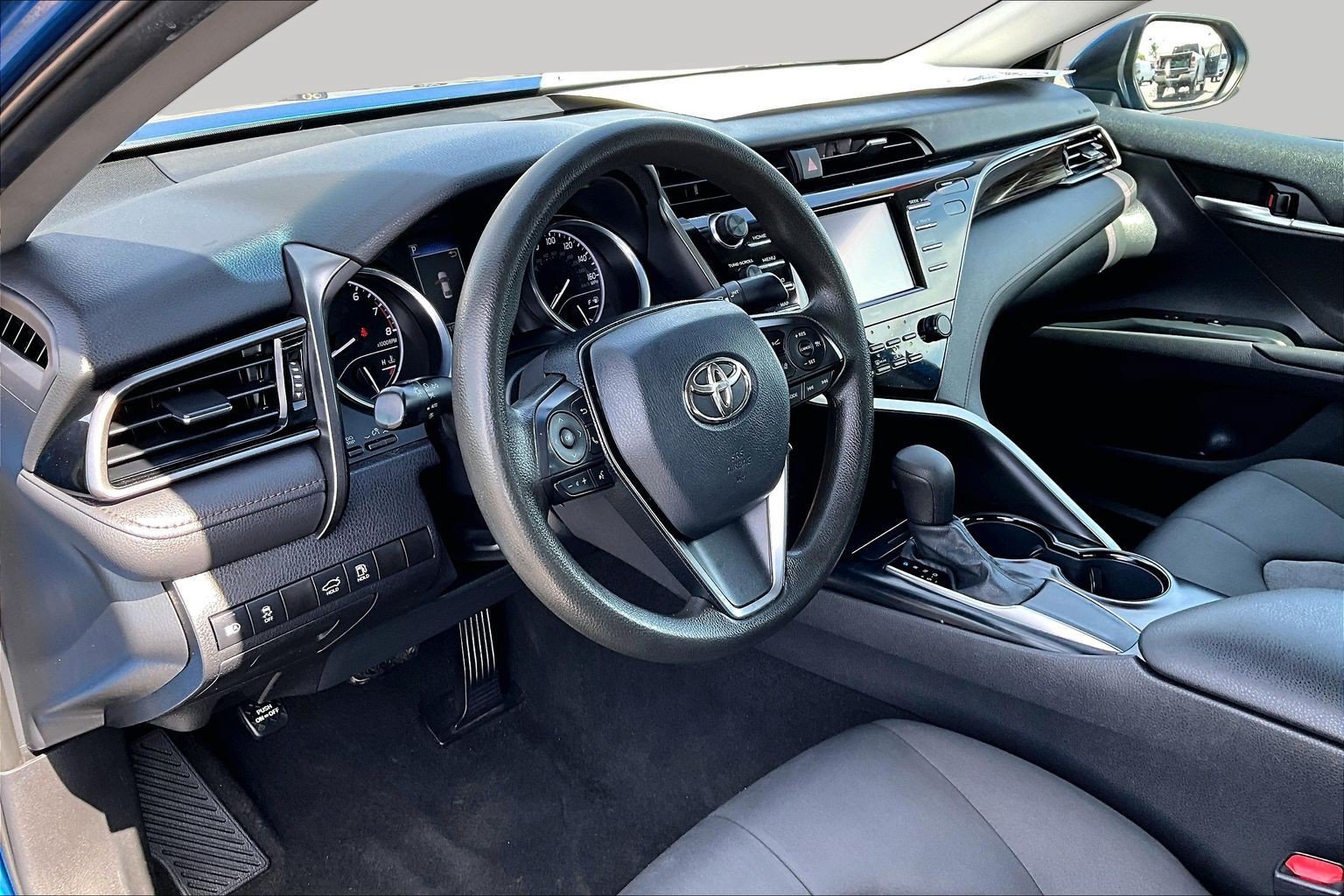 Used 2020 Toyota Camry LE FWD image 12