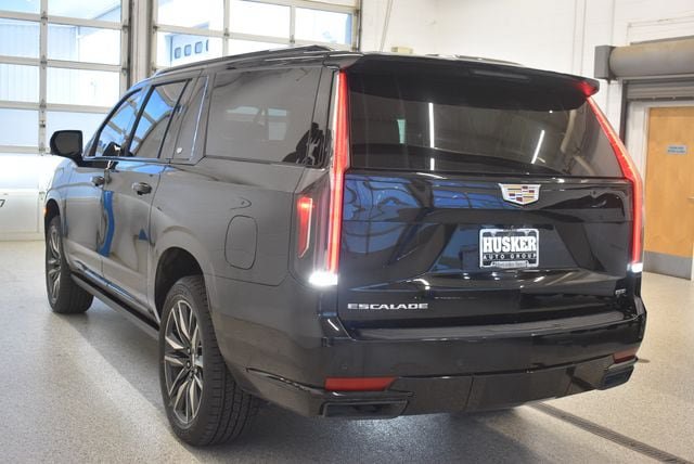 Used 2023 Cadillac Escalade ESV Sport Platinum AWD/4WD image 10