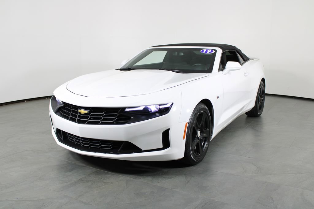 Used 2019 Chevrolet Camaro LT image 2