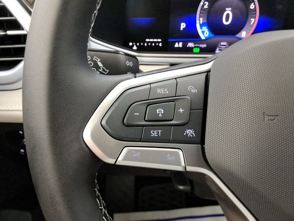 Used 2025 Volkswagen Taos SE image 24