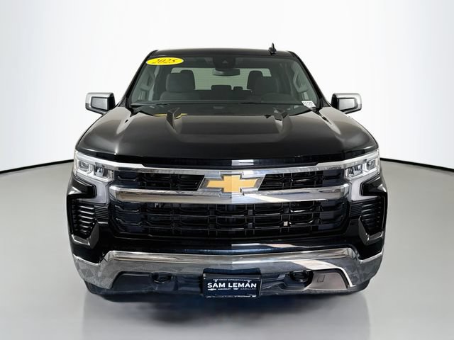 Used 2025 Chevrolet Silverado 1500 LT AWD/4WD image 2