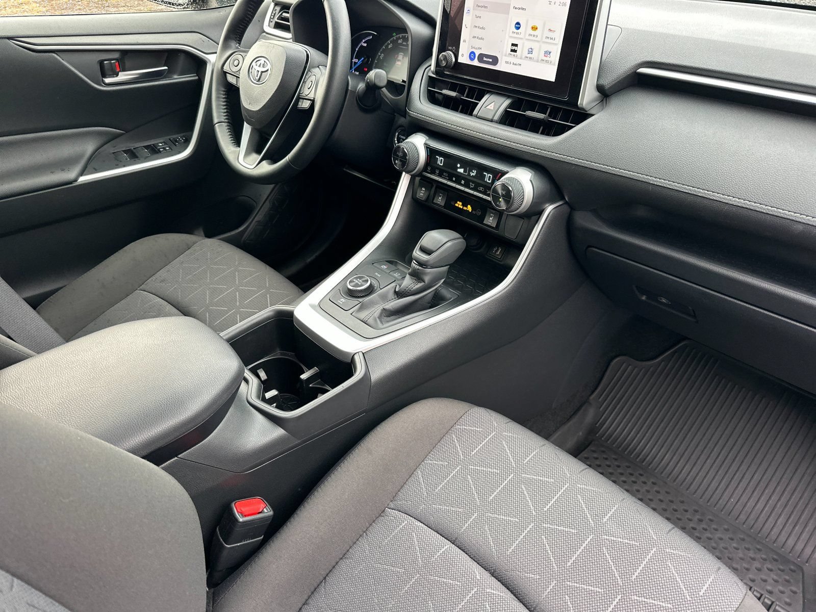 Used 2025 Toyota RAV4 XLE w/ Convenience Package AWD/4WD image 17