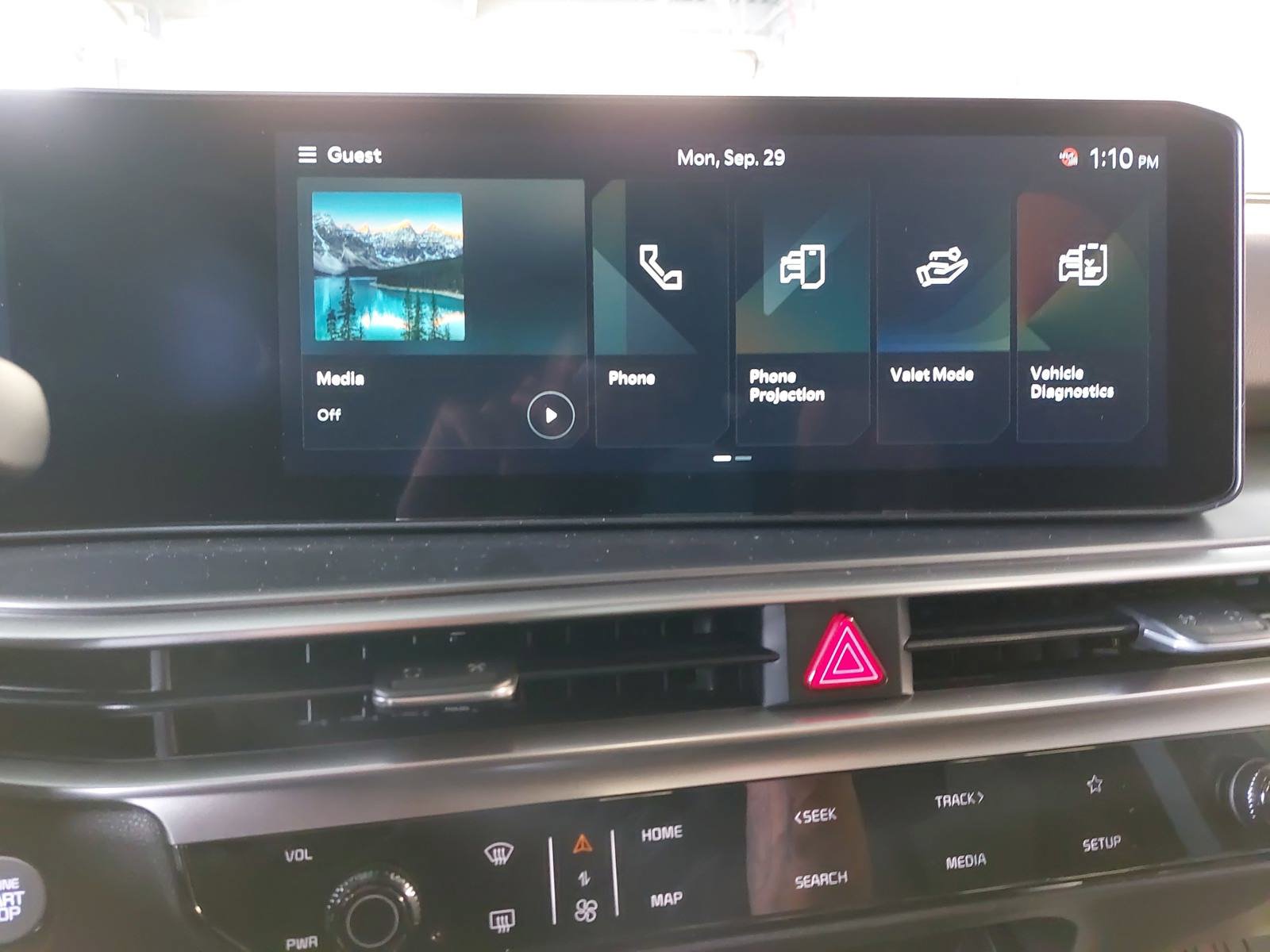 New 2026 Kia Sorento LX FWD image 24