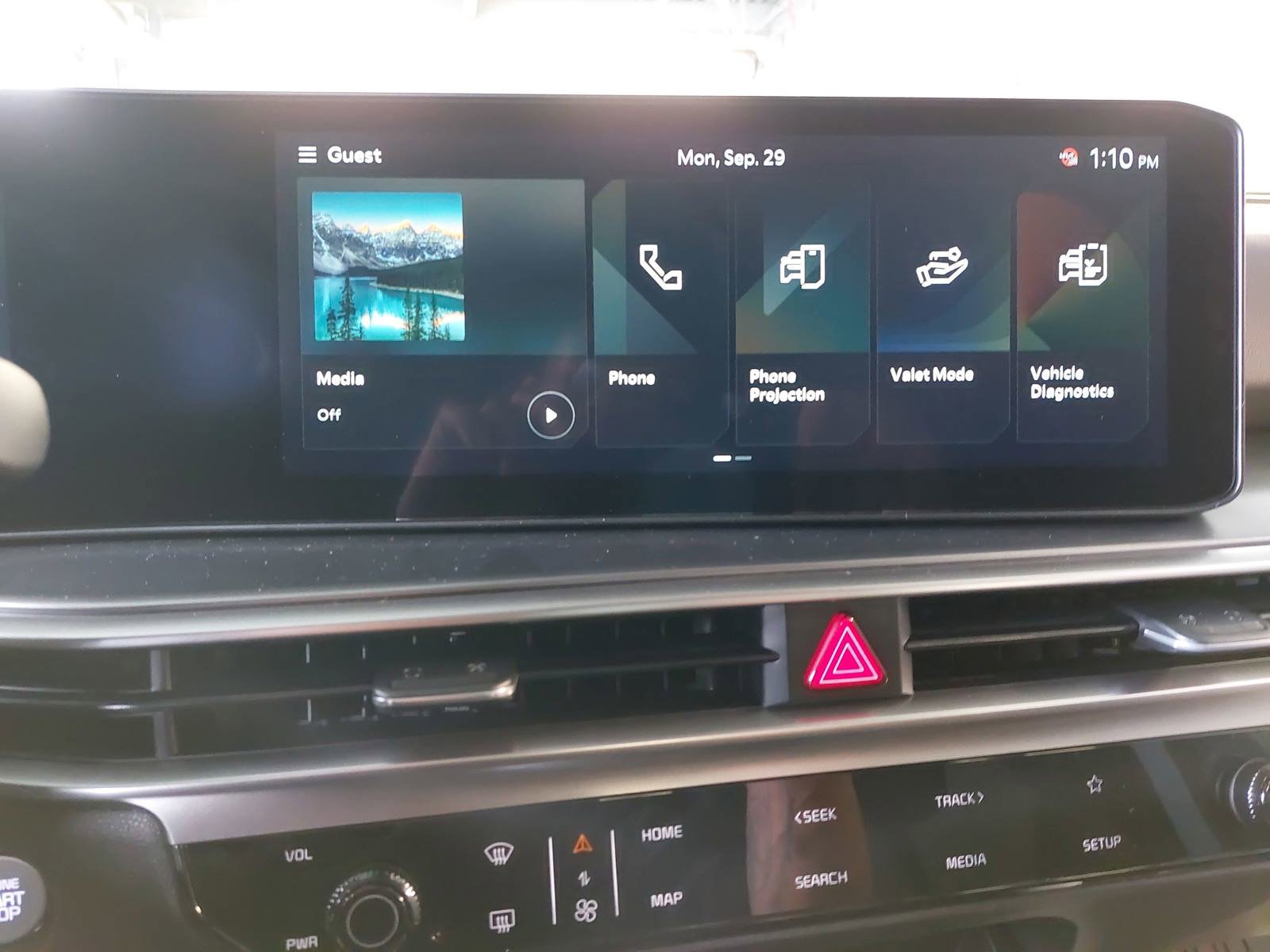 New 2026 Kia Sorento LX FWD image 24