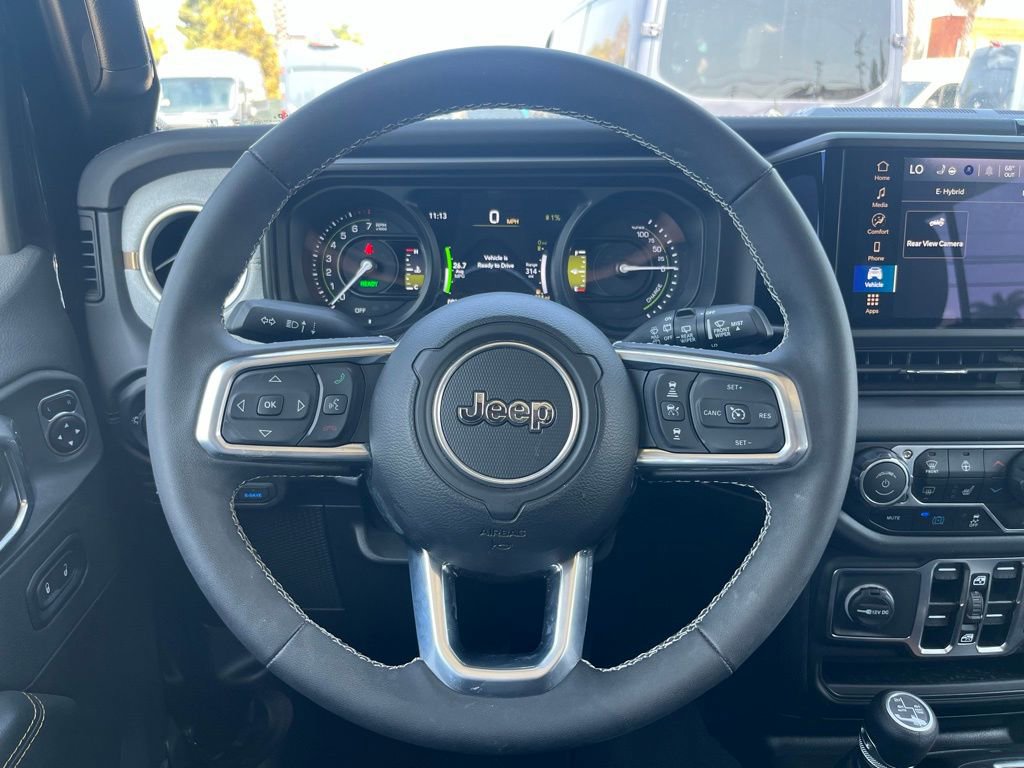 Used 2025 Jeep Wrangler Unlimited Sahara AWD/4WD image 21