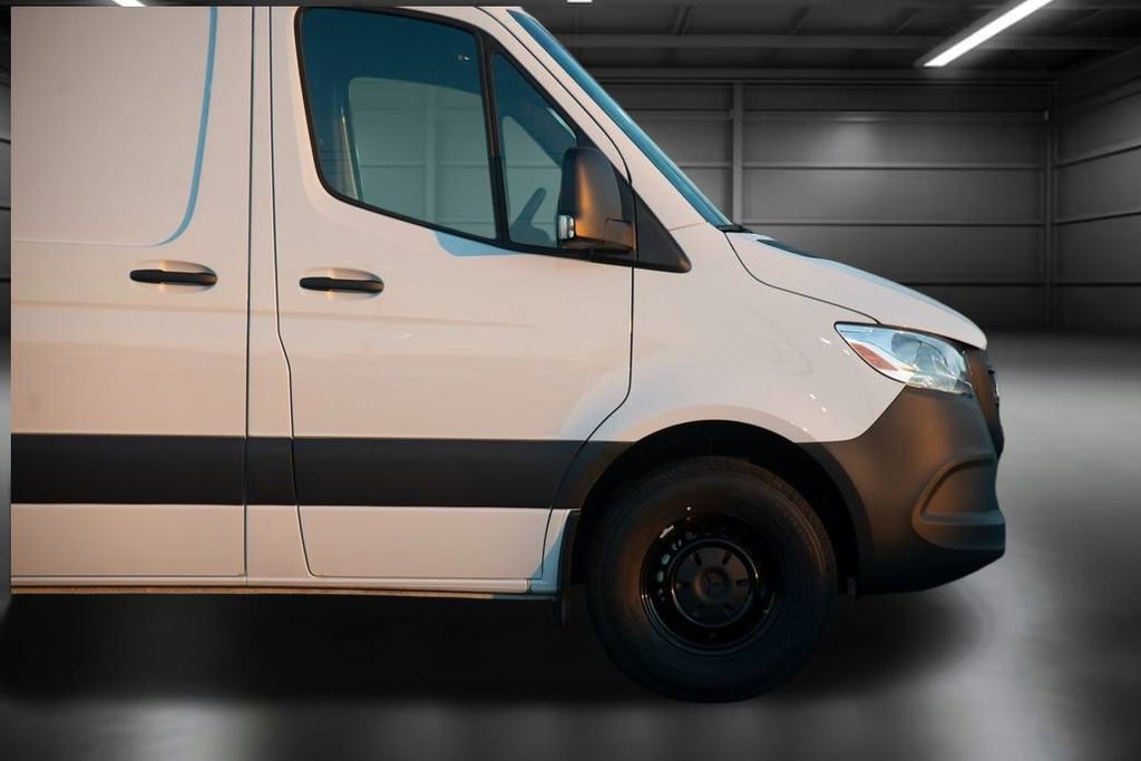 Used 2025 Mercedes-Benz Sprinter 2500 image 9