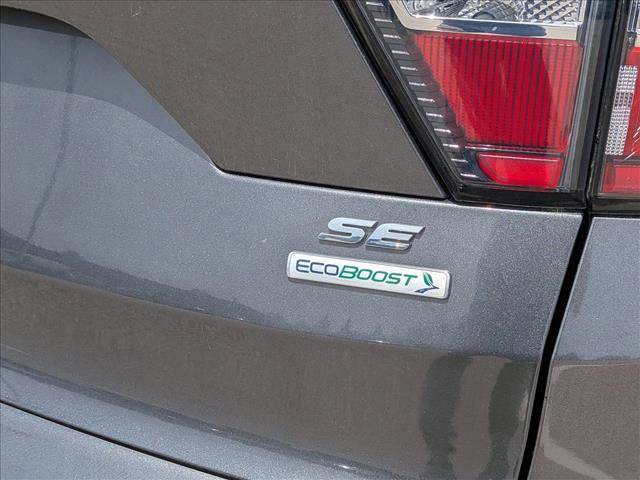 Used 2017 Ford Escape SE w/ SE Cold Weather Package FWD image 9