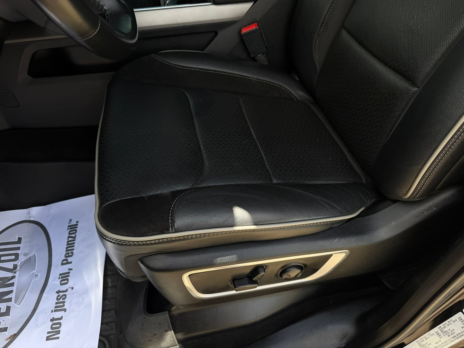Used 2022 RAM 1500 Laramie w/ Sport Appearance Package AWD/4WD image 13