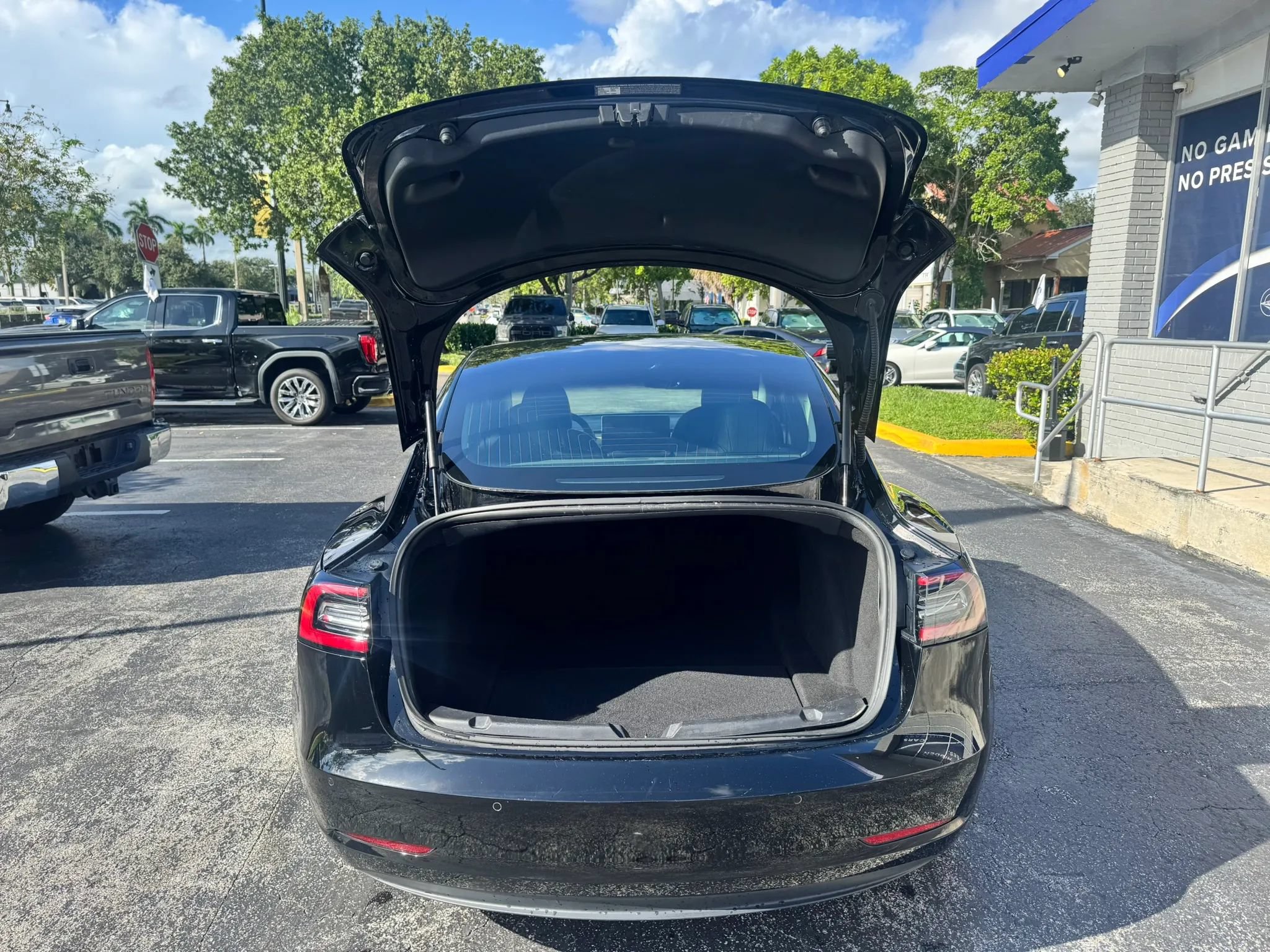 Used 2020 Tesla Model 3 Standard Range RWD image 15