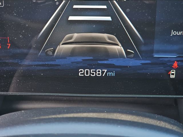 Used 2025 Chevrolet Equinox LT FWD image 22