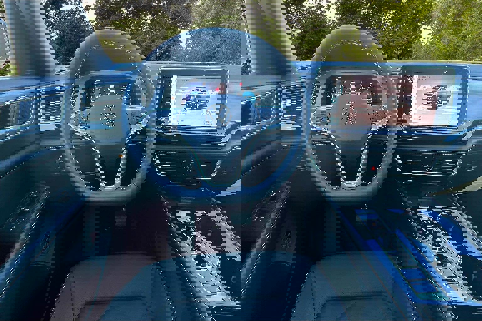 Used 2024 Volkswagen Atlas Cross Sport SE w/ Panoramic Sunroof Package image 8