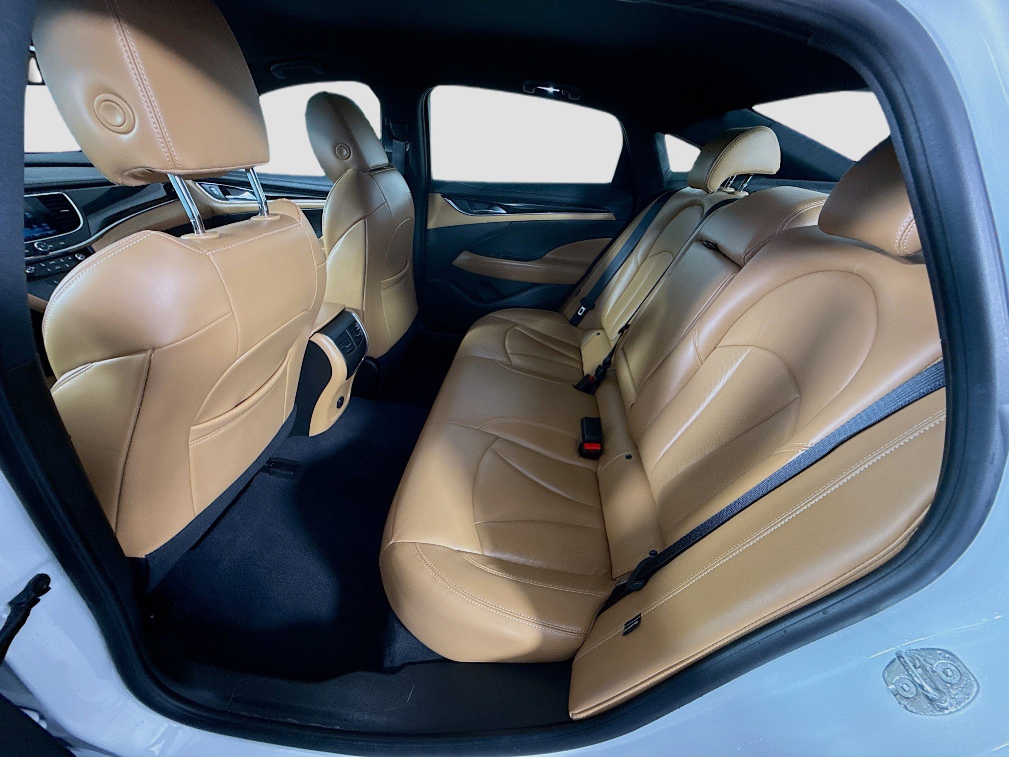 Used 2017 Buick LaCrosse Essence image 25