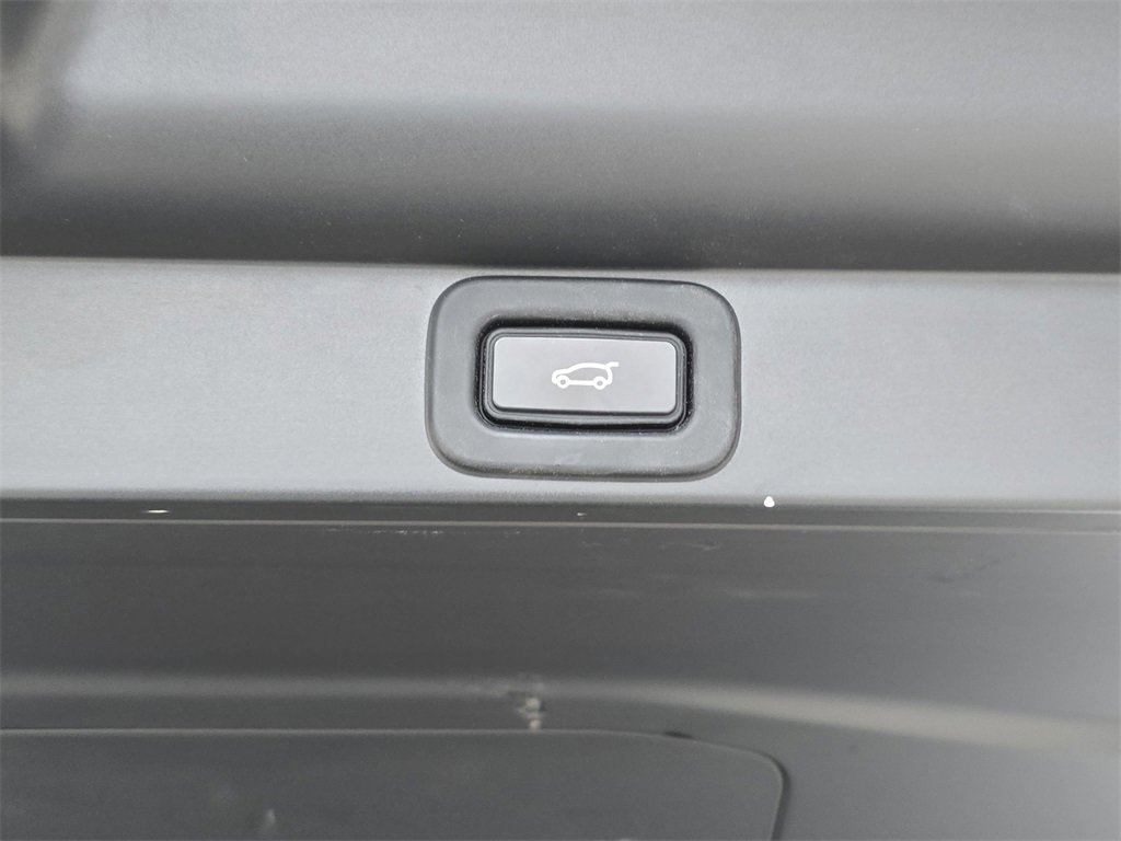 Certified 2023 Land Rover Range Rover SE image 14