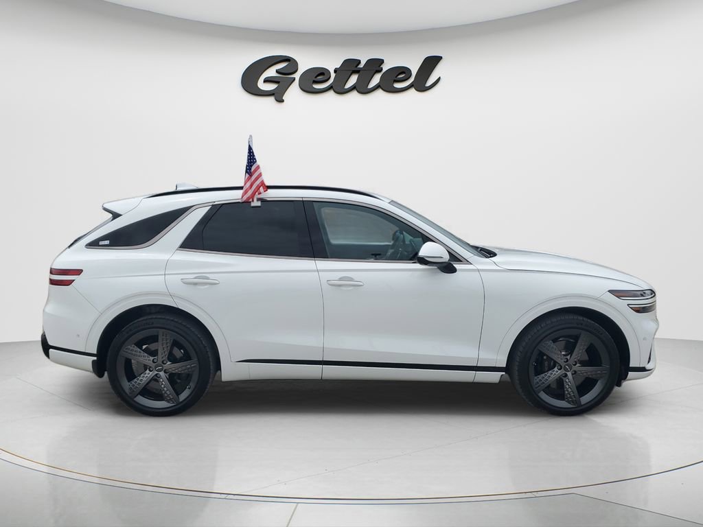 Used 2025 Genesis GV70 3.5T Sport w/ Sport Advanced Package AWD/4WD image 3
