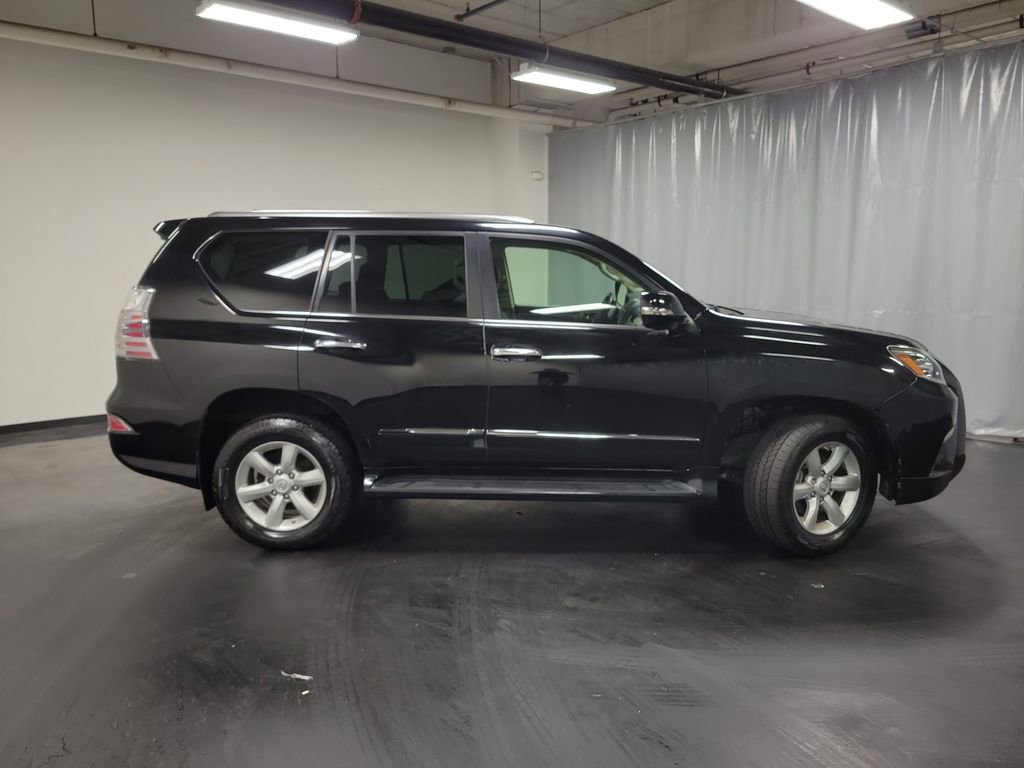Used 2019 Lexus GX 460 image 9