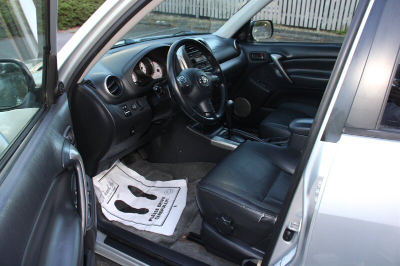 Used 2005 Toyota RAV4 4WD image 5
