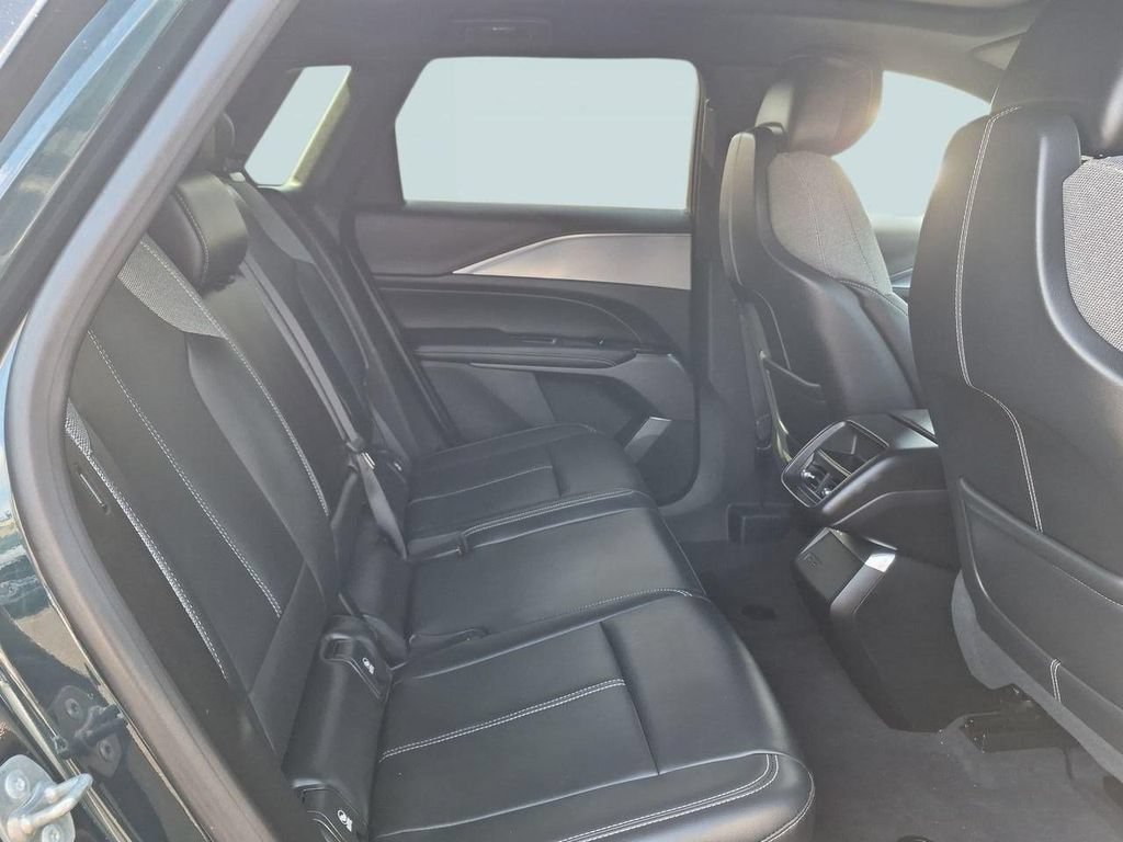Used 2024 Cadillac Lyriq Tech AWD/4WD image 29