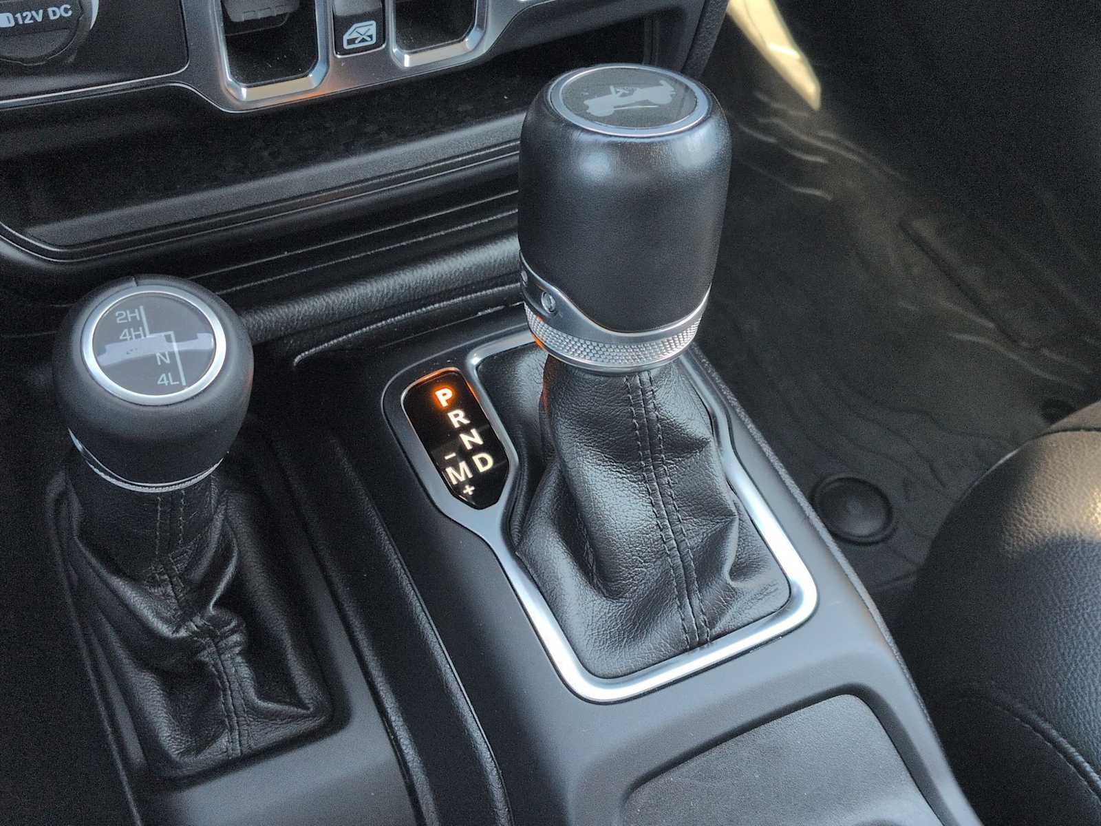 Used 2021 Jeep Wrangler Unlimited Sahara AWD/4WD image 32
