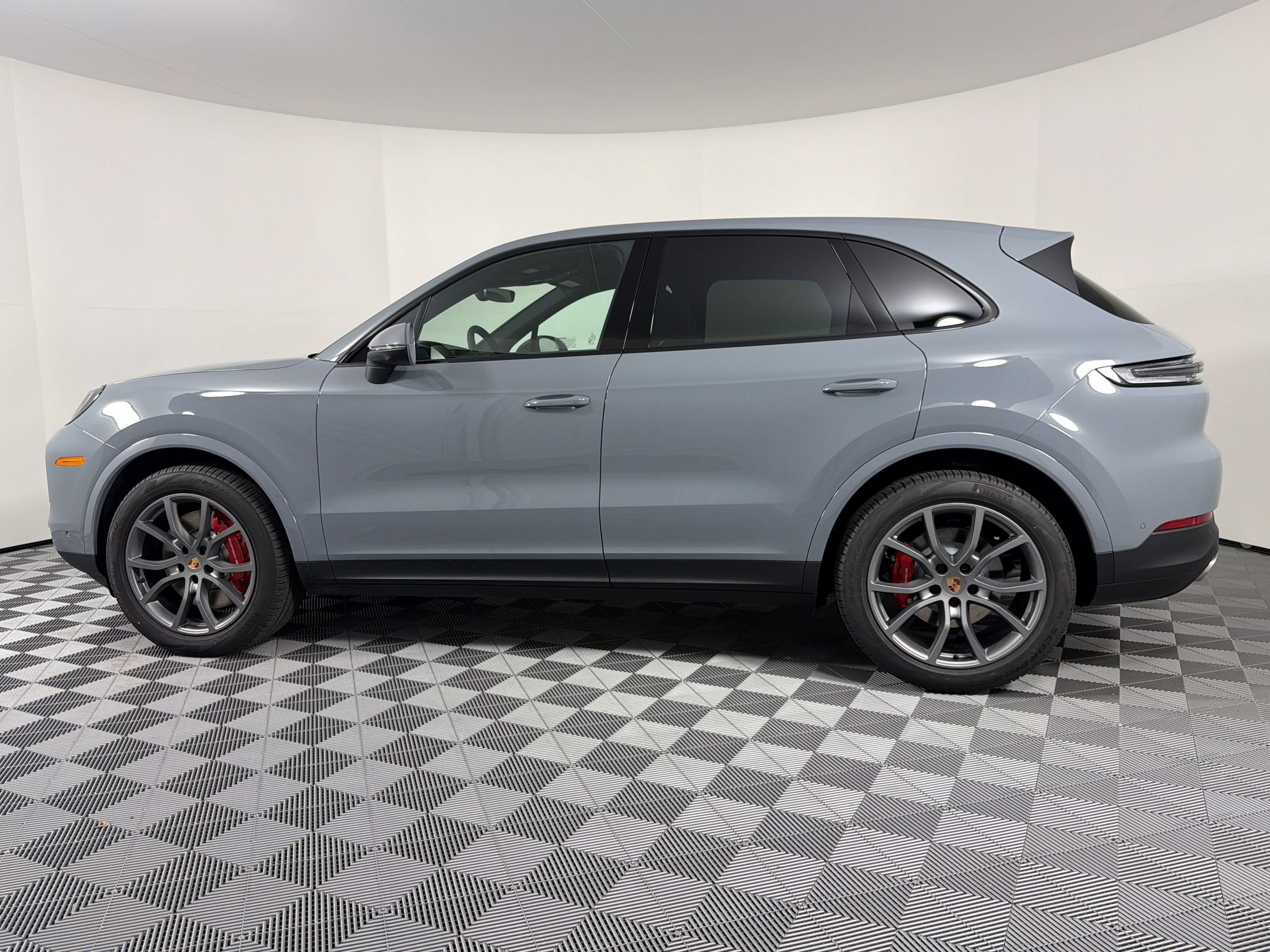 New 2026 Porsche Cayenne S AWD/4WD image 2