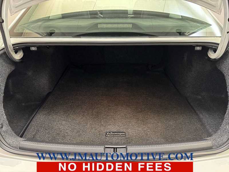 Used 2017 Volkswagen Passat 1.8T SE FWD image 17