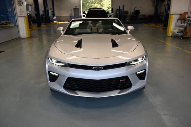 Used 2017 Chevrolet Camaro SS RWD image 2
