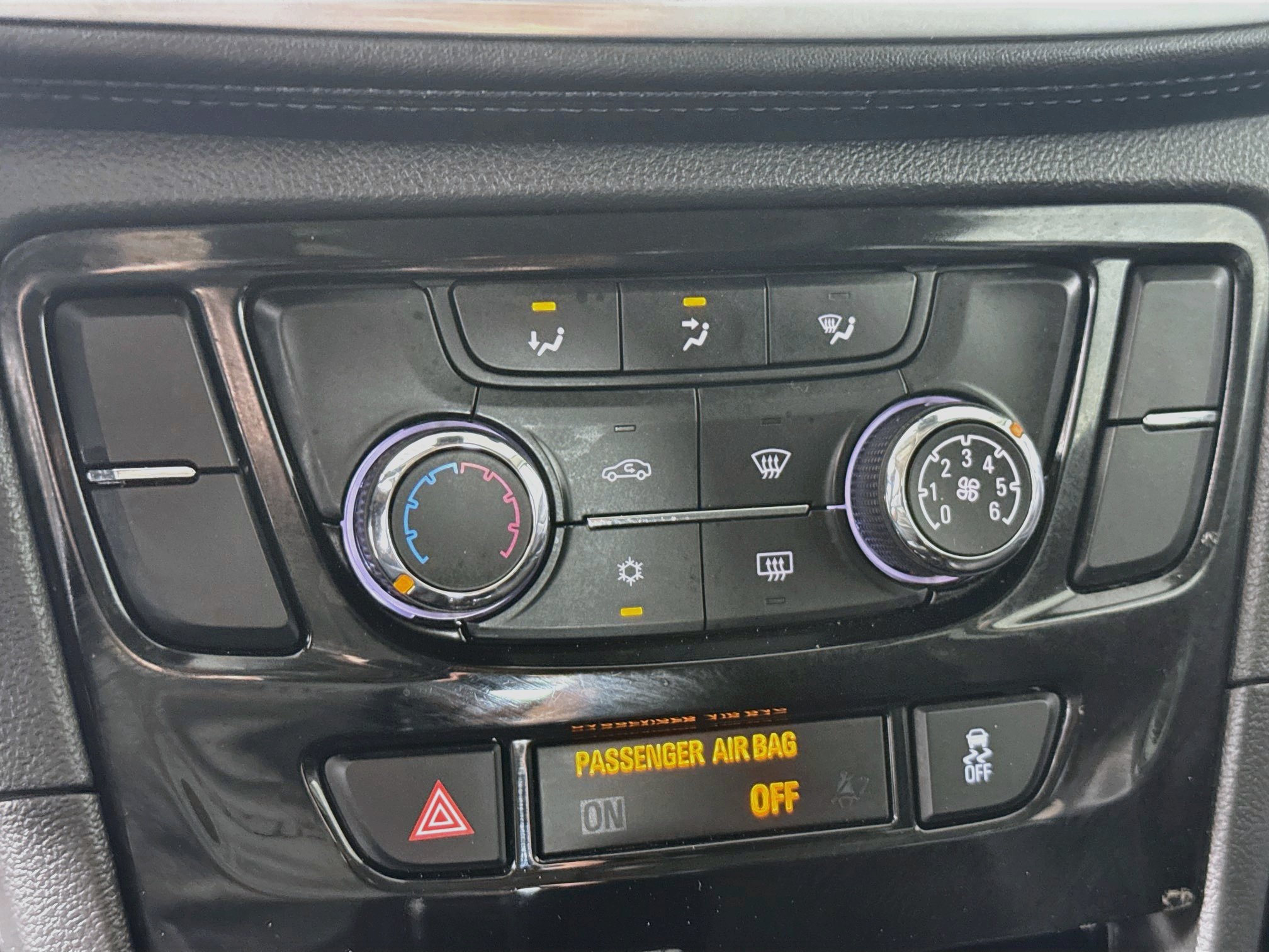 Used 2021 Buick Encore Preferred FWD image 17