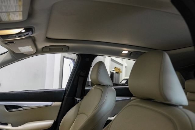 Used 2020 INFINITI QX50 Luxe w/ Navigation Package FWD image 7