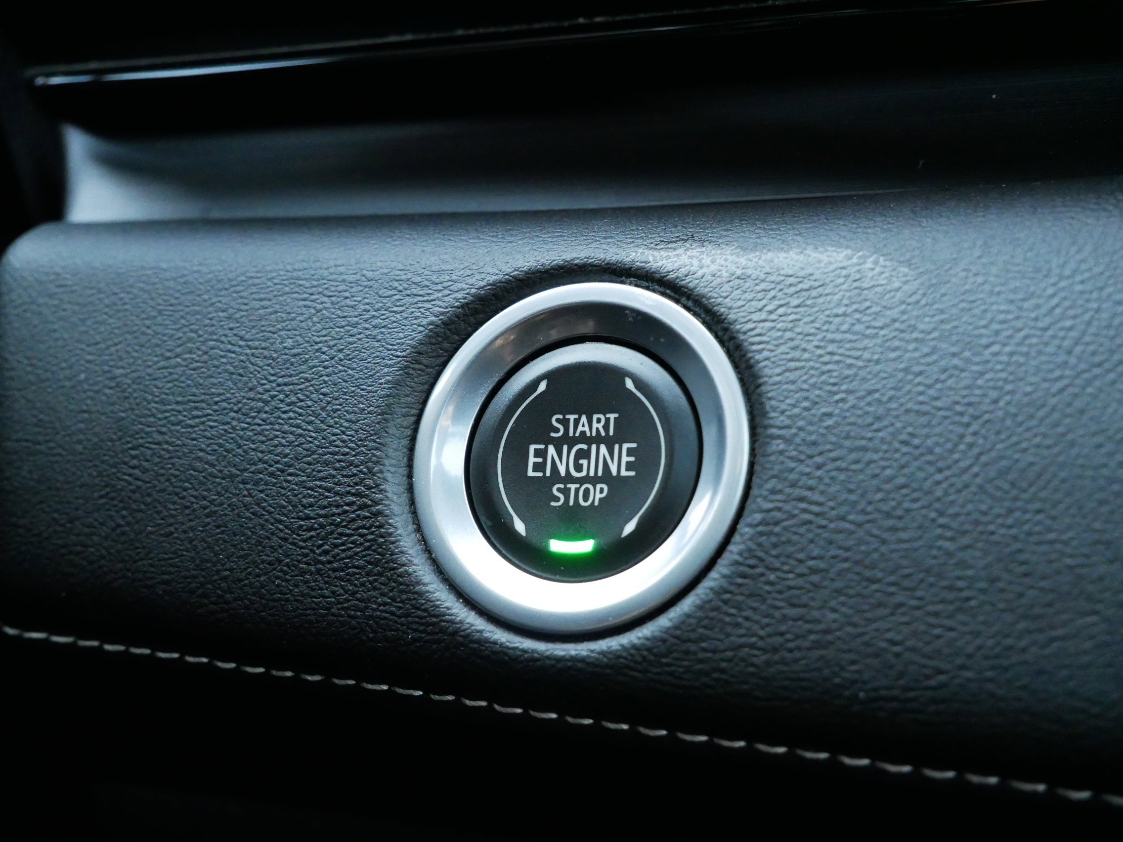 Used 2023 Cadillac Escalade Premium Luxury w/ Performance Package image 26