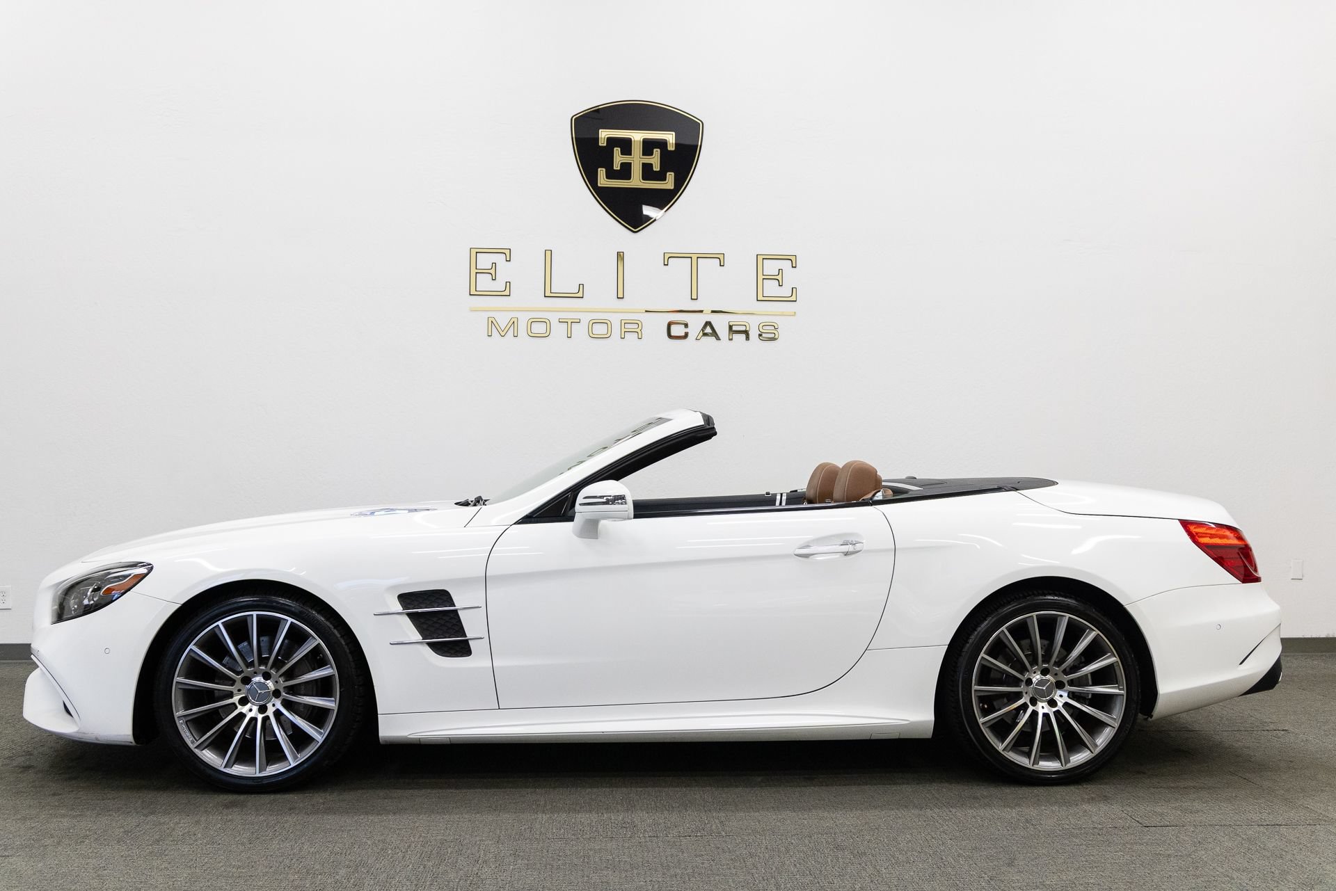 Used 2017 Mercedes-Benz SL 450 image 2