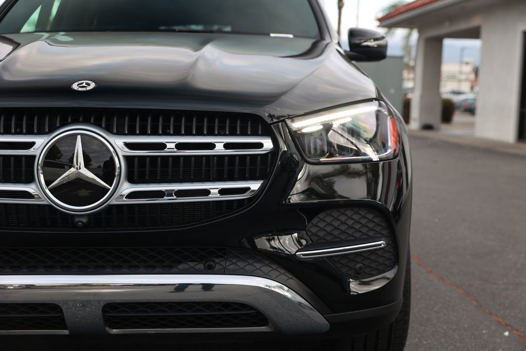 Used 2025 Mercedes-Benz GLE 450e 4MATIC w/ Driver Assistance Package image 5