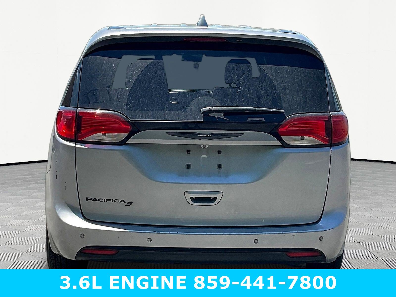 Used 2019 Chrysler Pacifica Touring Plus w/ Advanced Safetytec Group FWD image 5