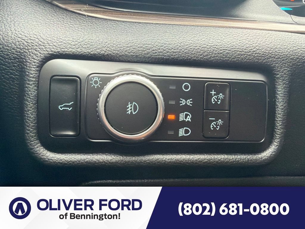 Used 2023 Ford Explorer Limited AWD/4WD image 38