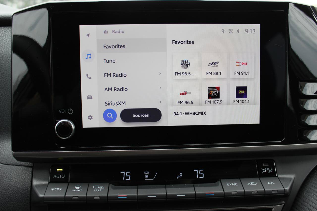 Used 2025 Toyota Camry SE image 28