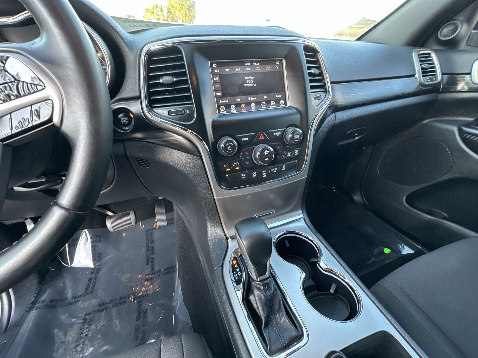 Used 2019 Jeep Grand Cherokee Laredo image 24
