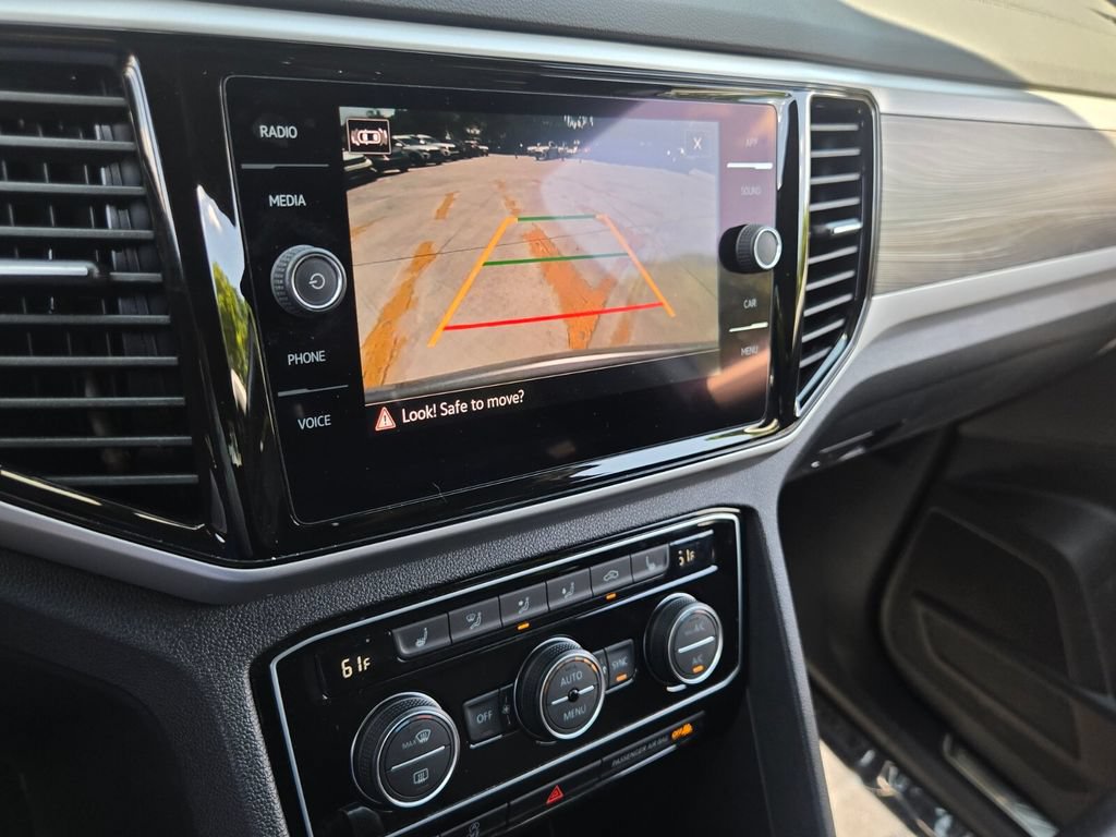 Certified 2022 Volkswagen Atlas Cross Sport SE FWD image 22