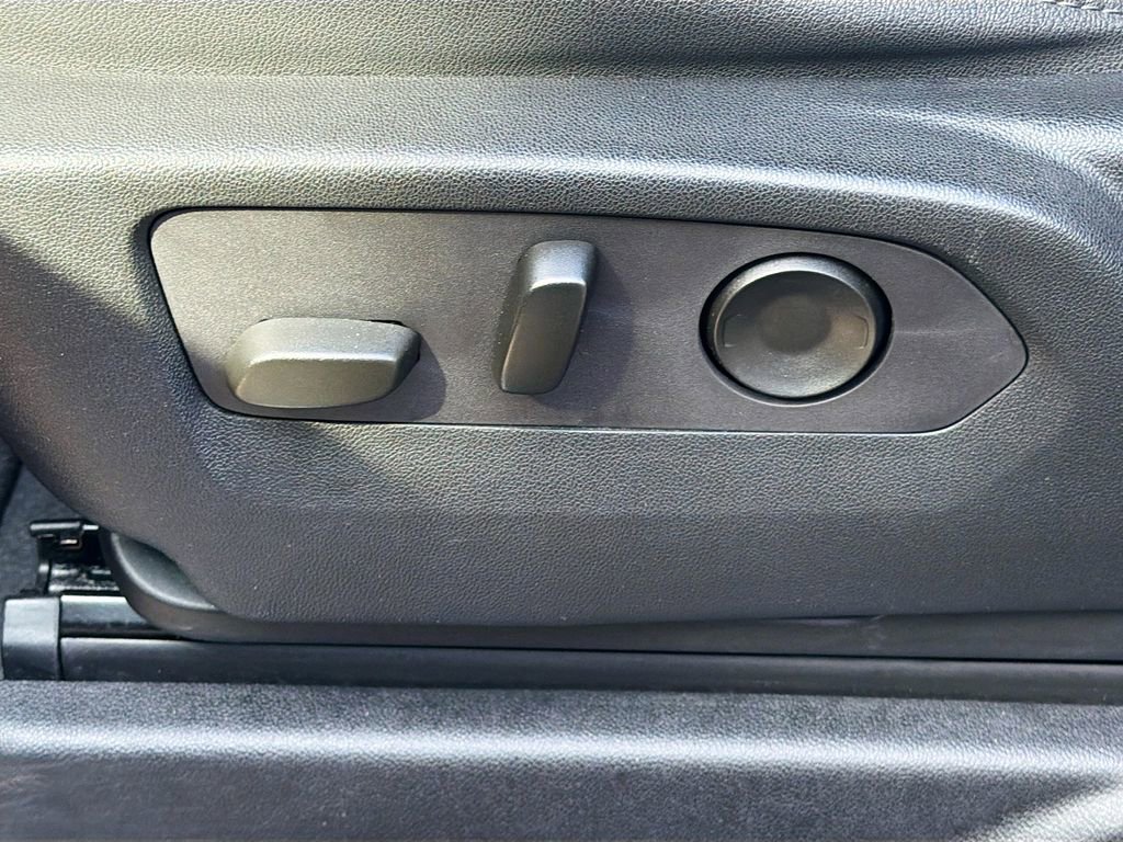 Used 2024 Chevrolet Tahoe LT image 28