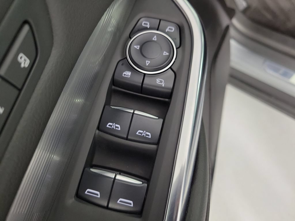 Certified 2025 Cadillac XT4 Premium Luxury FWD image 19