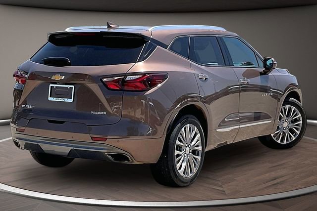 Used 2019 Chevrolet Blazer Premier w/ Driver Confidence II Package FWD image 2