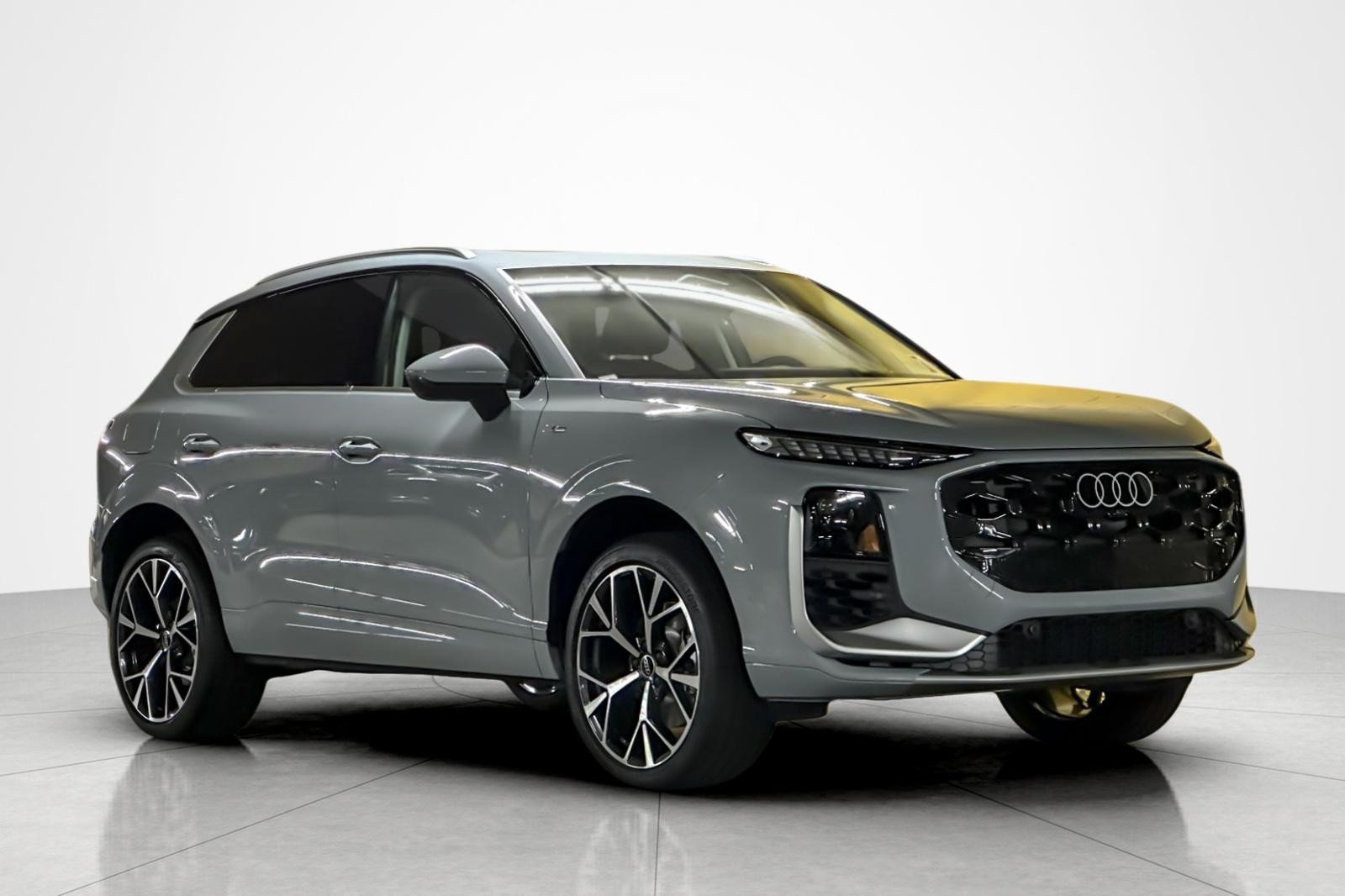 New 2026 Audi Q3 quattro 2.0T AWD/4WD image 2