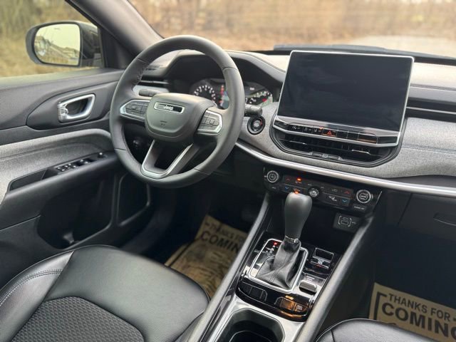 Used 2023 Jeep Compass Latitude w/ Convenience Group image 28