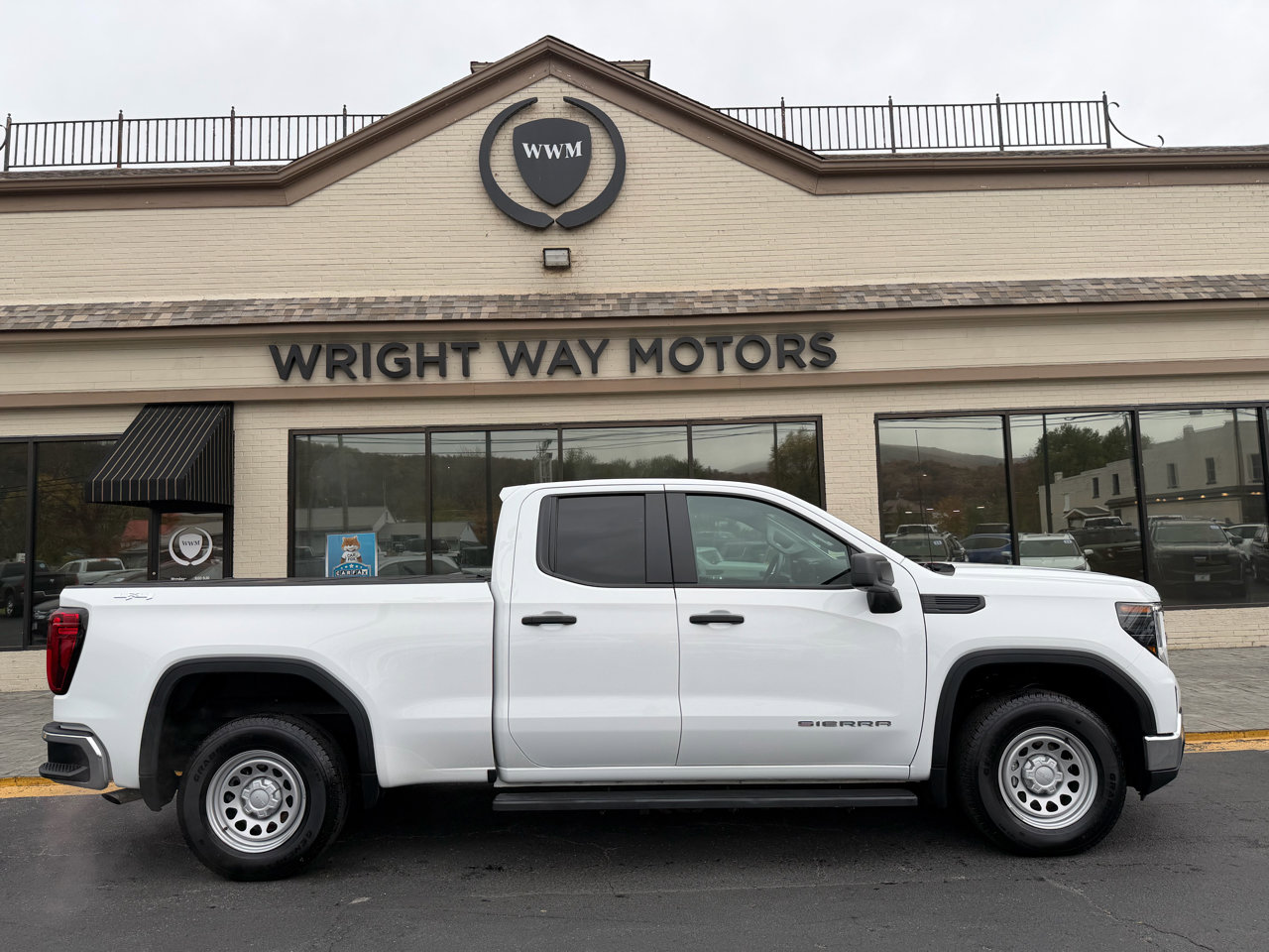 Used 2024 GMC Sierra 1500 Pro w/ Pro Value Package image 2