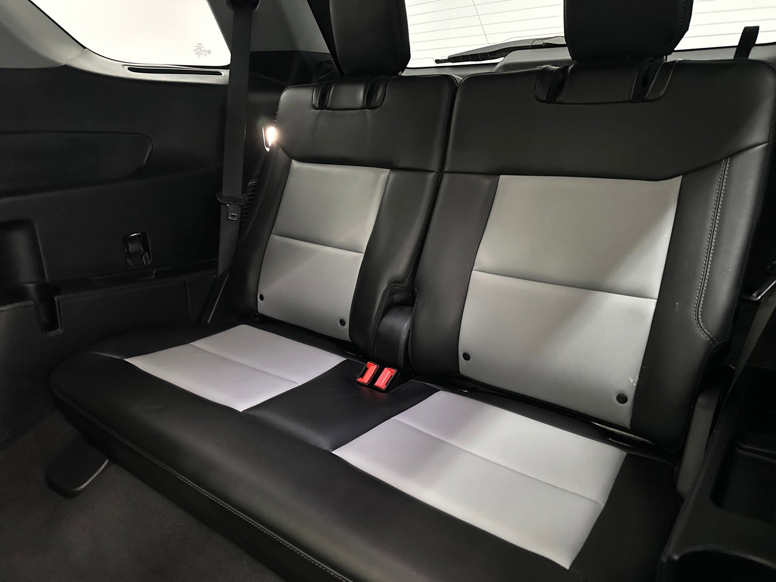 Used 2022 Ford Explorer XLT w/ Equipment Group 202A image 18