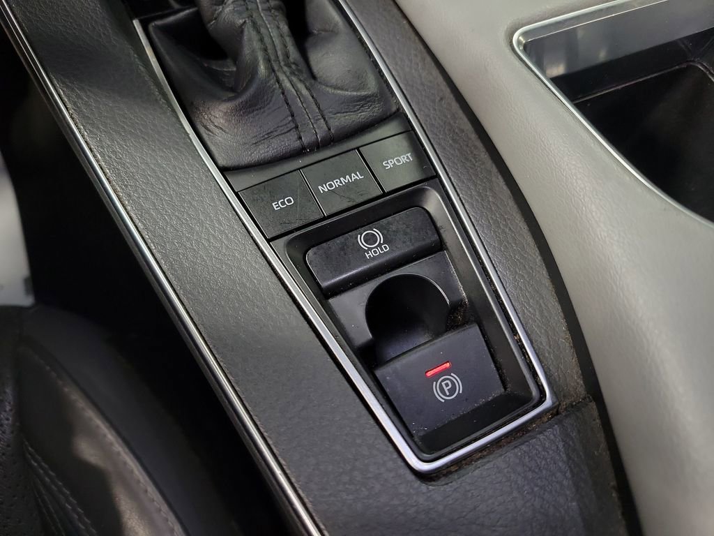 Used 2019 Toyota Avalon Limited image 16