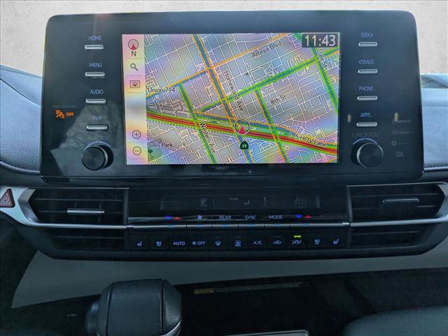 Used 2024 Toyota Sienna Limited image 13