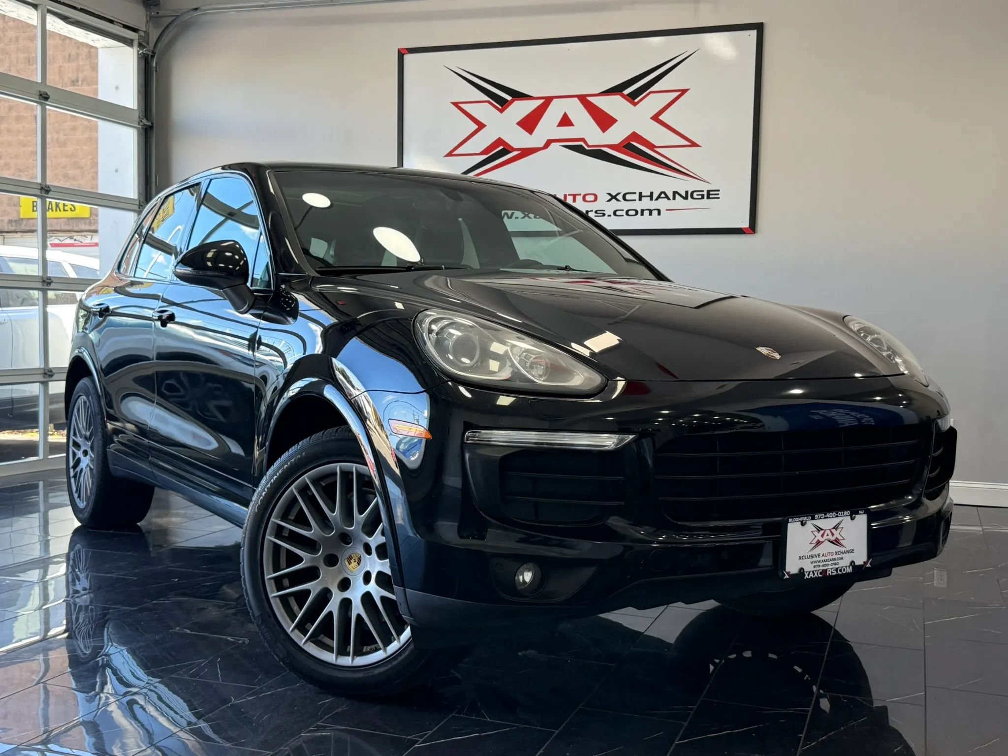 Used 2017 Porsche Cayenne Platinum Edition AWD/4WD image 36